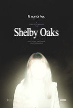 Cargar imagen en el visor de la galería, Poster Pelicula Shelby Oaks (2025)