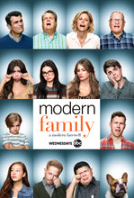 Cargar imagen en el visor de la galería, Poster Serie Modern Family
